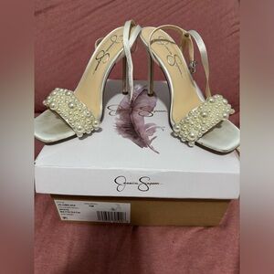 Jessica Simpson OMILIRA pearl heels sz 7